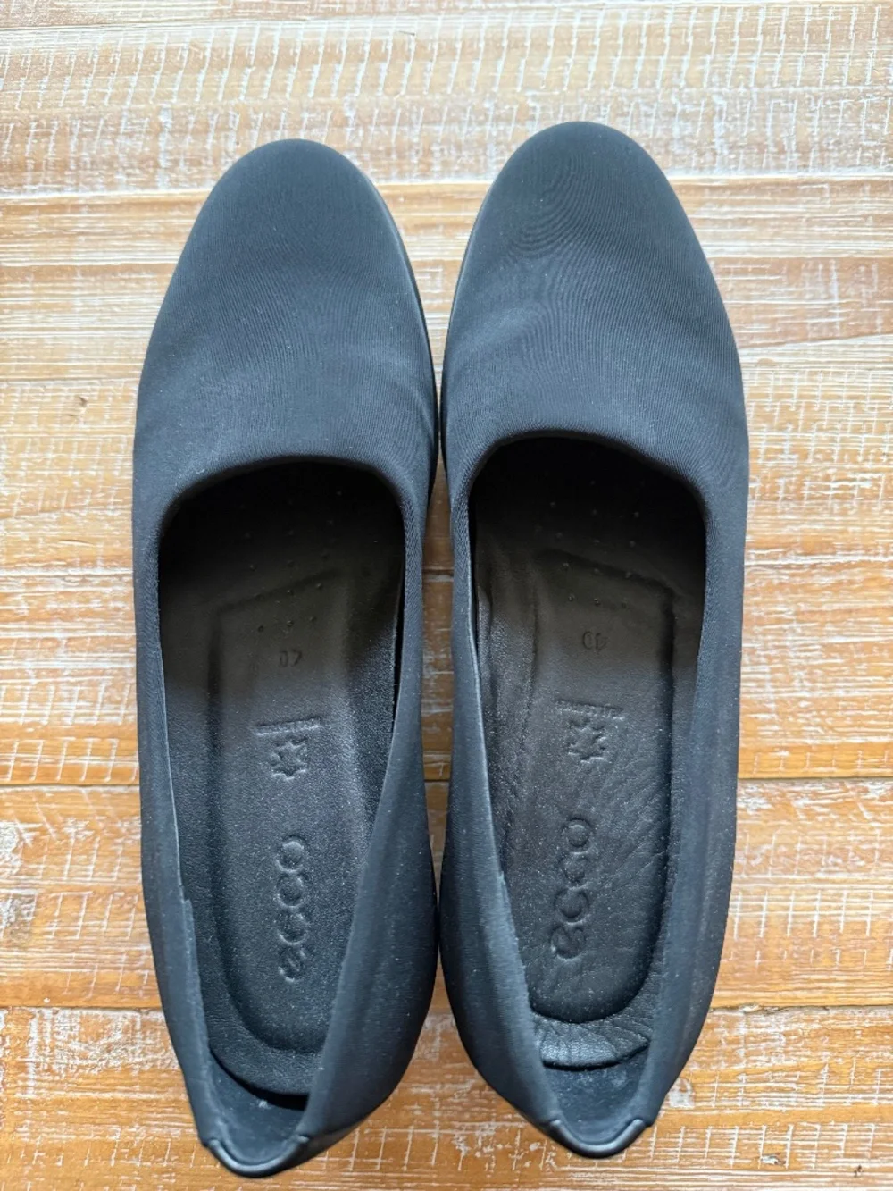 ECCO Black Wedge size  9-9.5  European 40